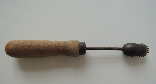 Altes messing holz teigrad - altes, messing/holz